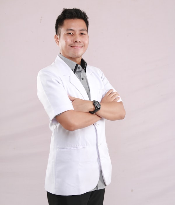 Dr. Marcus Thompson